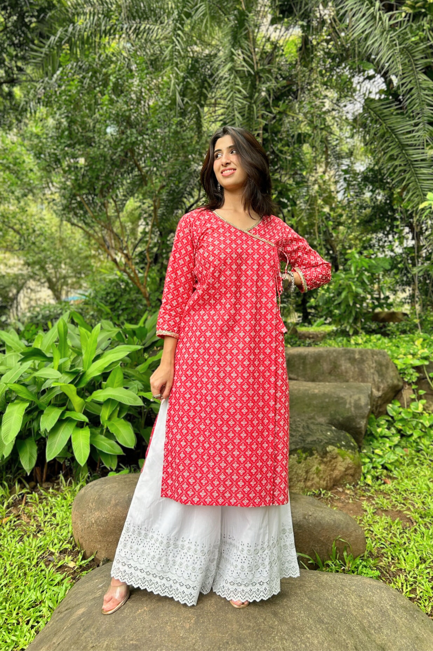 Load image into Gallery viewer, Red Pure Cotton Handprinted Kurta with Abla and Gota Work on Neckline
