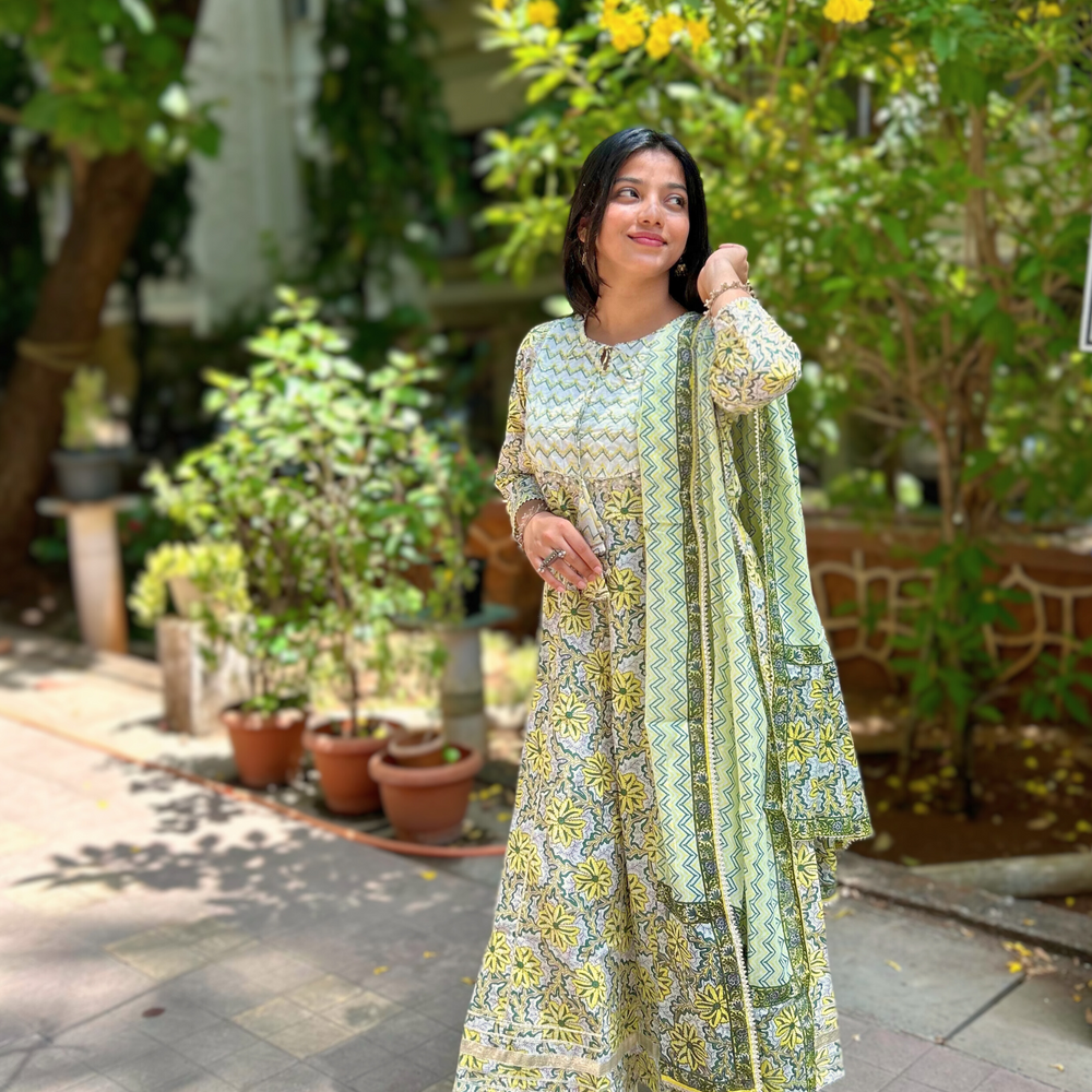 
                      
                        Green and Lime Pure Cotton Hand-Printed Floral  Suit Set
                      
                    