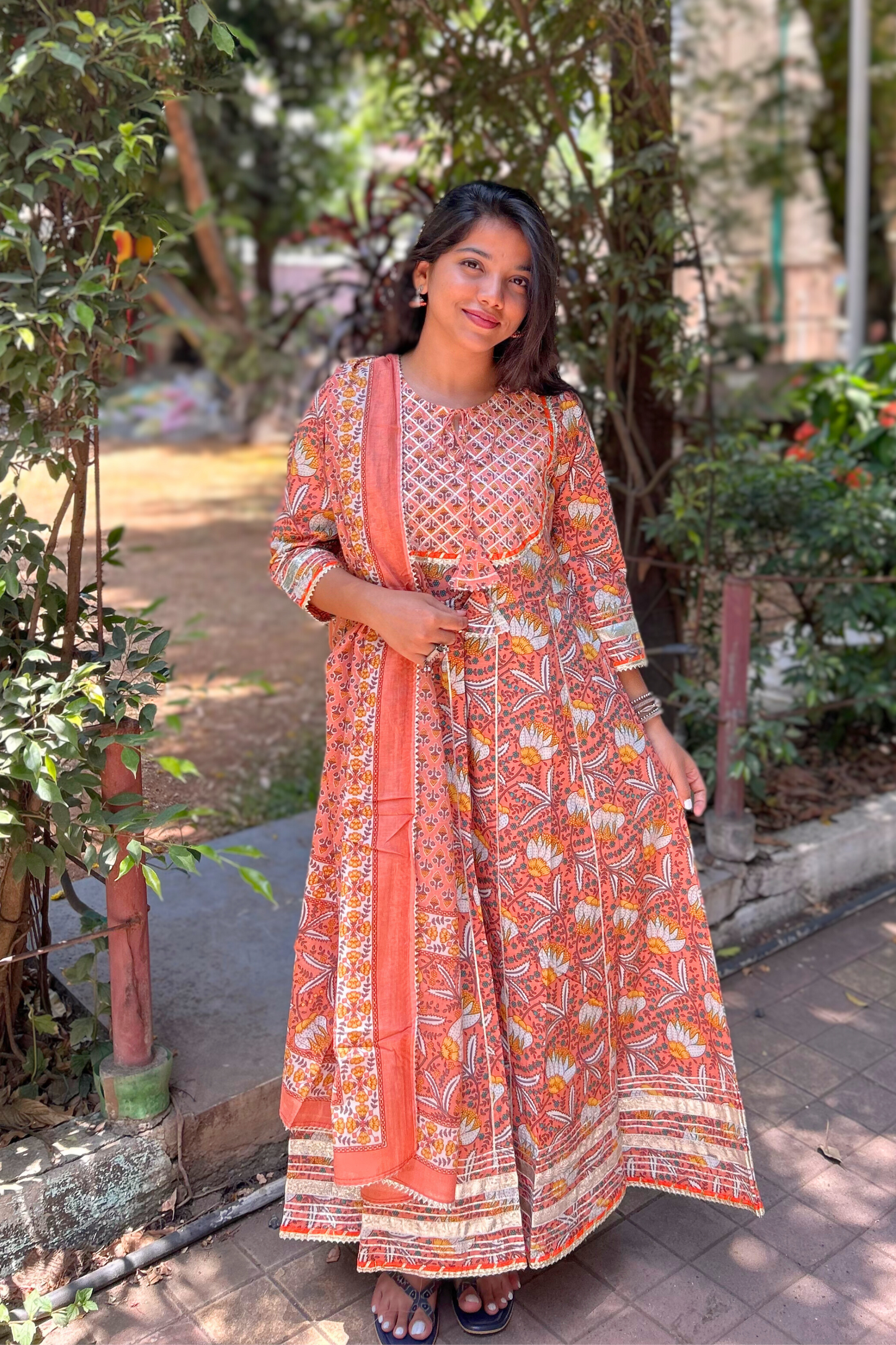 Load image into Gallery viewer, Pure Cotton Floral Hand-Printed Suit Set with Dupatta
