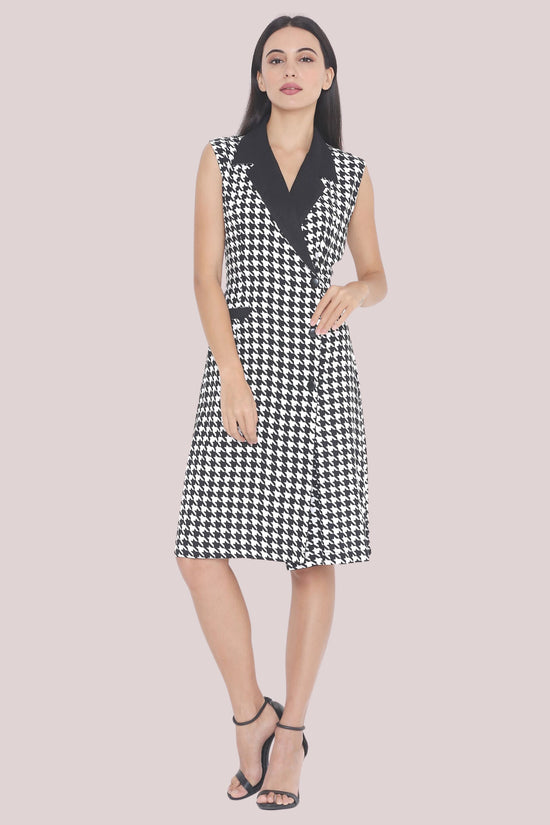 Load image into Gallery viewer, Black and White Sleeveless Houndstooth Coat Dress
