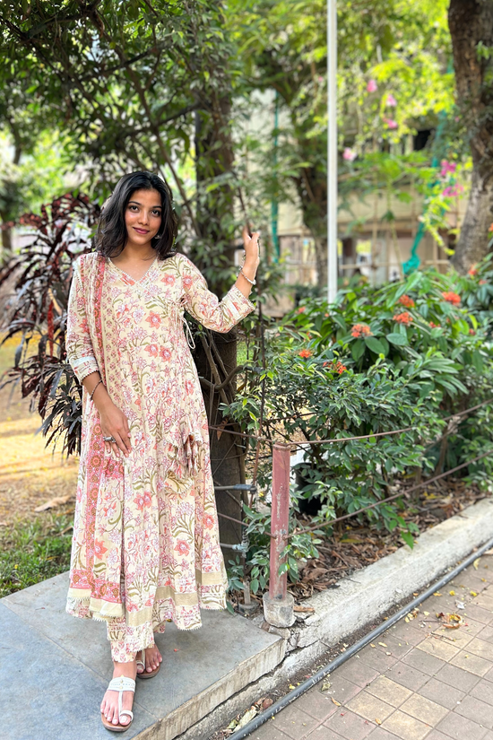 Load image into Gallery viewer, Floral Hand-Printed Cream Agarkha Kurta Set With Dupatta In Pure Cotton Fabric With Silver Gotta Lace
