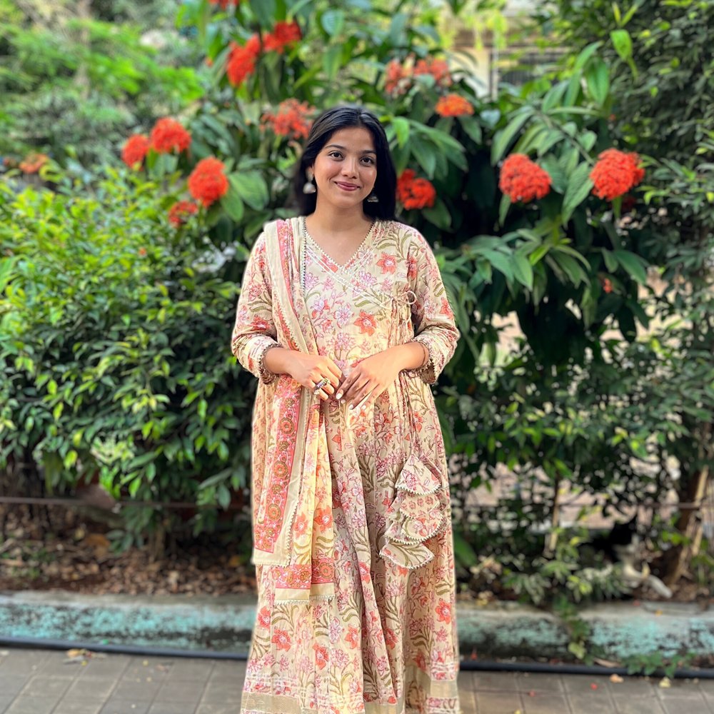 Floral Hand-Printed Cream Agarkha Kurta Set With Dupatta In Pure Cotton Fabric With Silver Gotta Lace