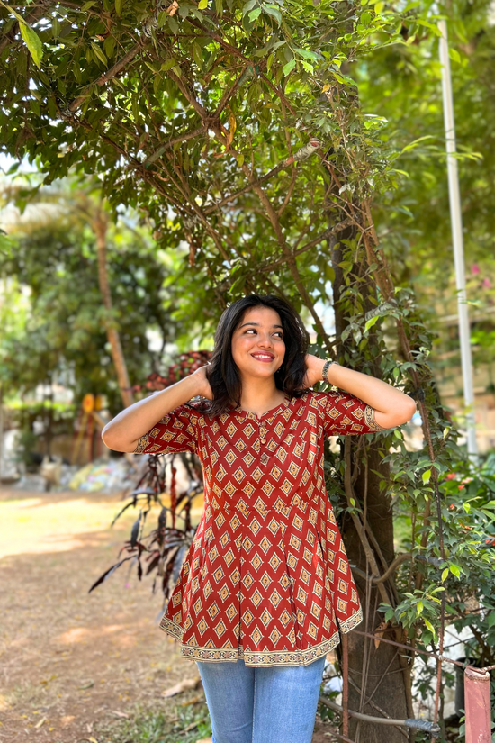 Load image into Gallery viewer, Geometric Print Maroon Fit And Flare Hand-Printed Cotton Kurti Top
