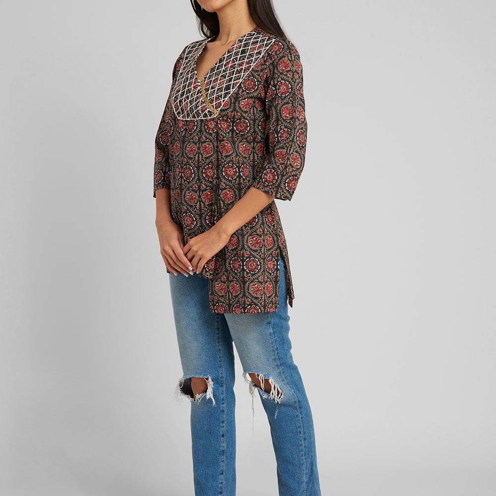 
                      
                        Women Black & Maroon Printed V-Neck Thread Work Pure Cotton Kurti
                      
                    