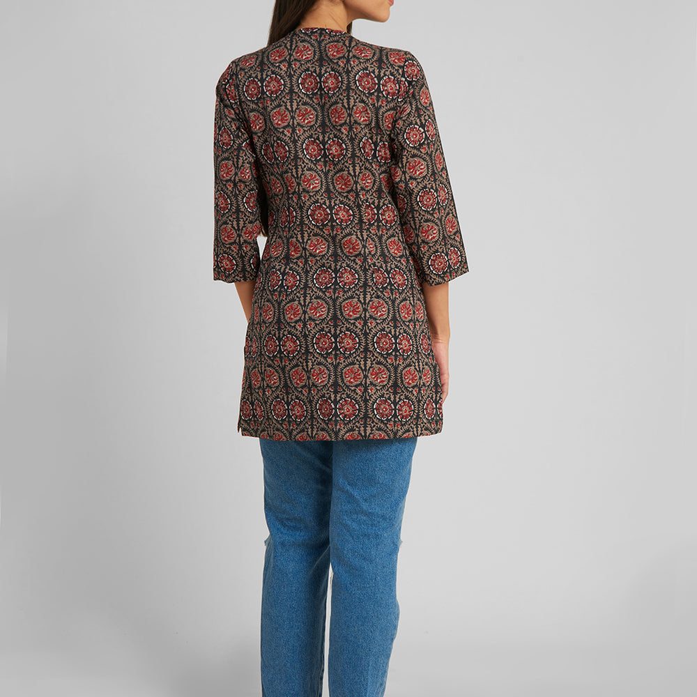 
                      
                        Women Black & Maroon Printed V-Neck Thread Work Pure Cotton Kurti
                      
                    