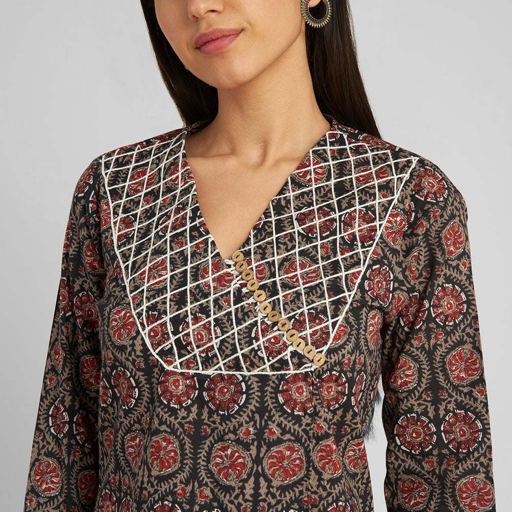 
                      
                        Women Black & Maroon Printed V-Neck Thread Work Pure Cotton Kurti
                      
                    