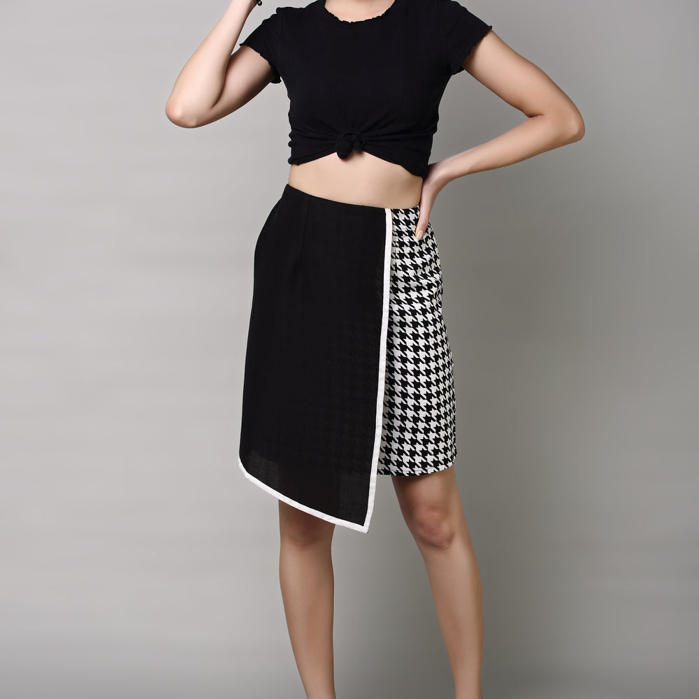 Women Black Checked Asymmetric Skirts